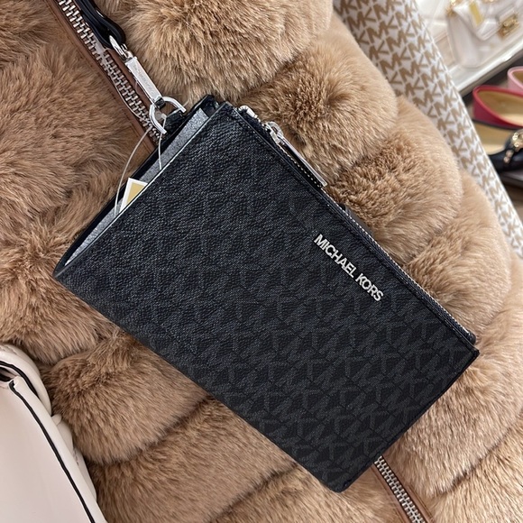 MICHAEL KORS LARGE DOUBLE ZIP WRISTLET PHONEHOLDER WALLET CLUTCH 
BLACK SIGNATUR - Picture 15 of 16